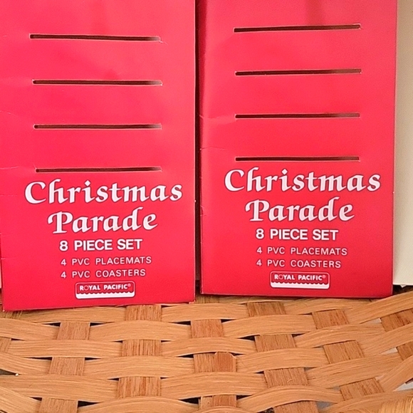 VTG XMAS DECOR, 8 MATS+4 RED BELL+4 GREEN BELL COASTERS (16 PIECES TOTAL) - Picture 4 of 4